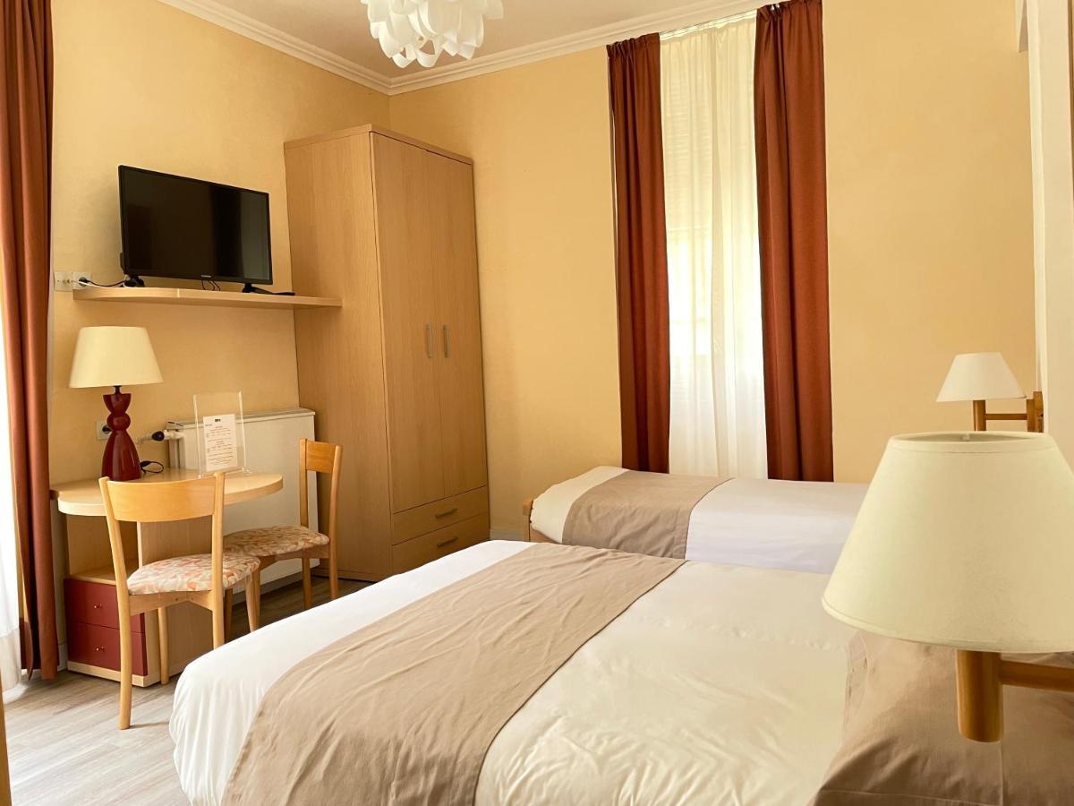 Le Mirval Hotel La Brigue Bagian luar foto