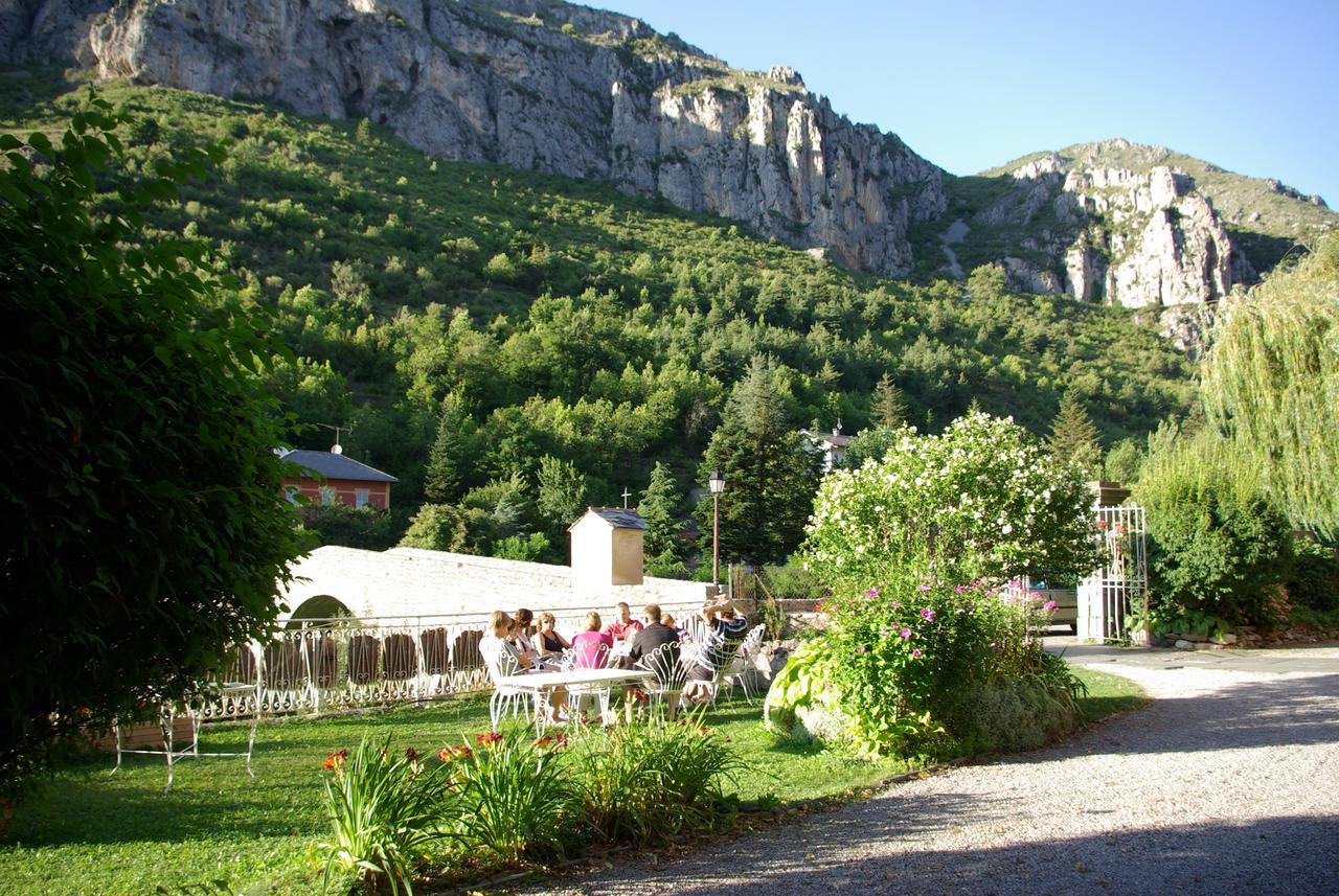Le Mirval Hotel La Brigue Bagian luar foto