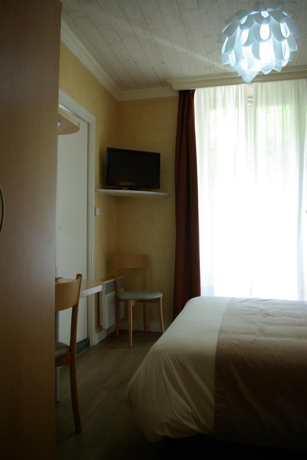 Le Mirval Hotel La Brigue Bagian luar foto