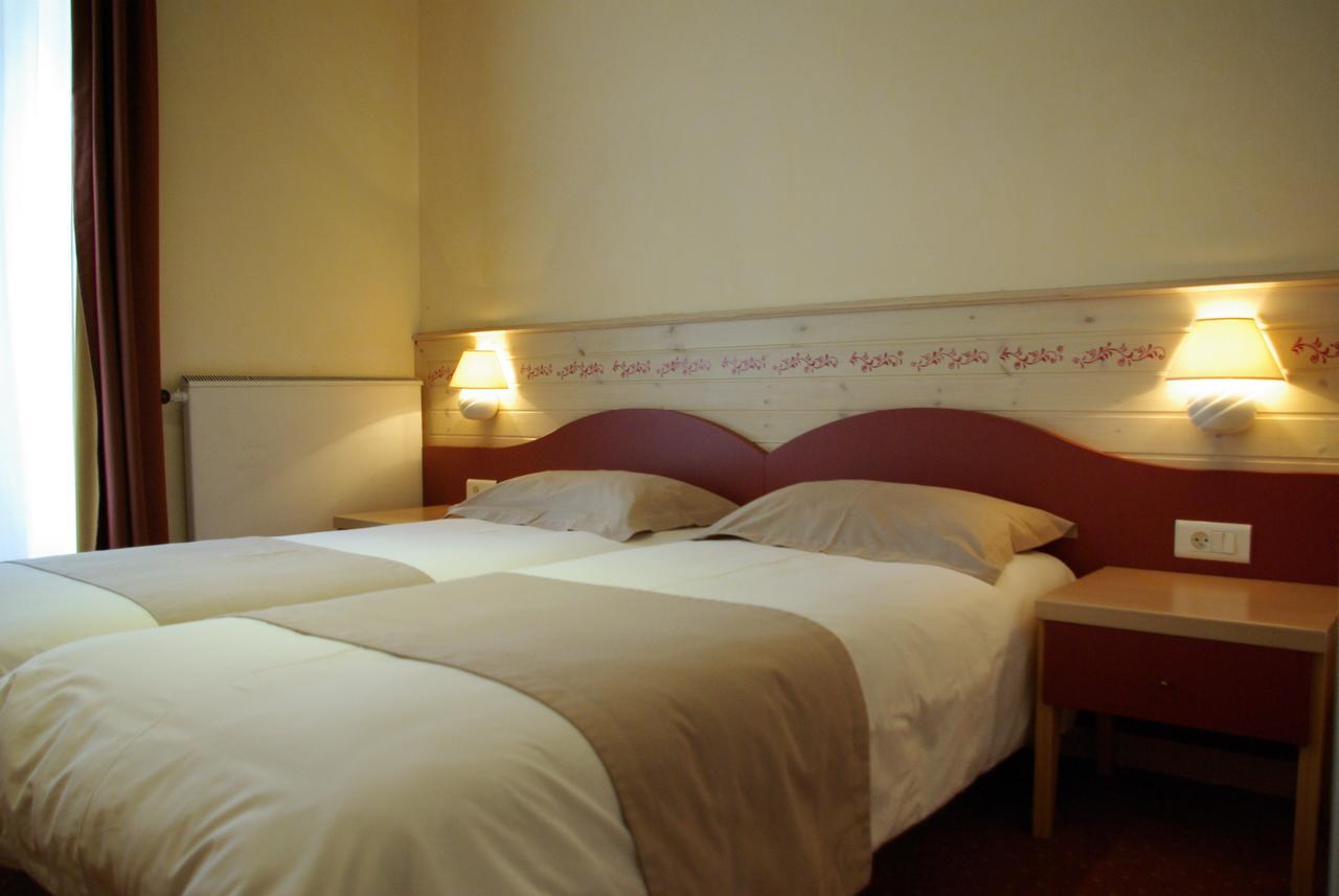 Le Mirval Hotel La Brigue Bagian luar foto