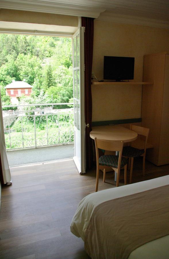 Le Mirval Hotel La Brigue Bagian luar foto