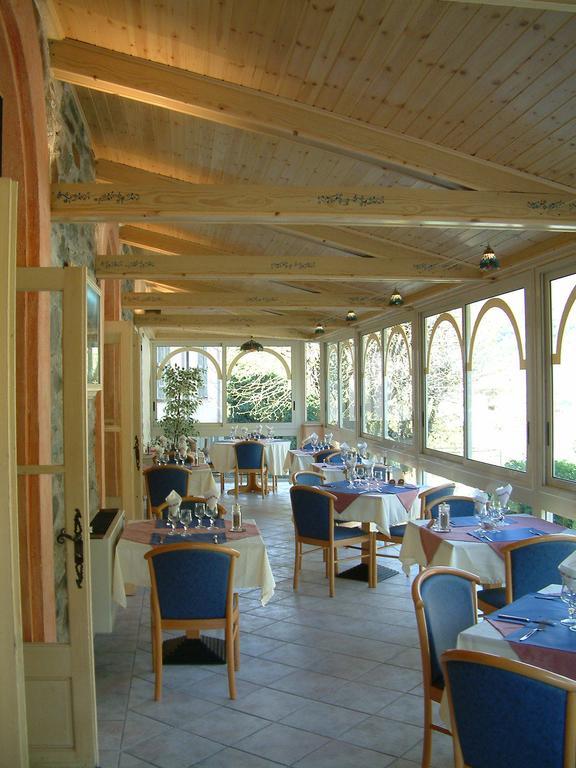 Le Mirval Hotel La Brigue Bagian luar foto