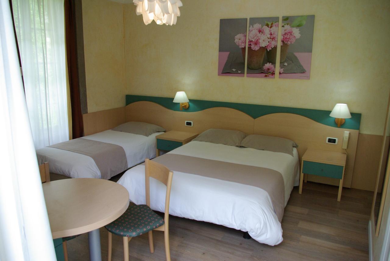 Le Mirval Hotel La Brigue Bagian luar foto