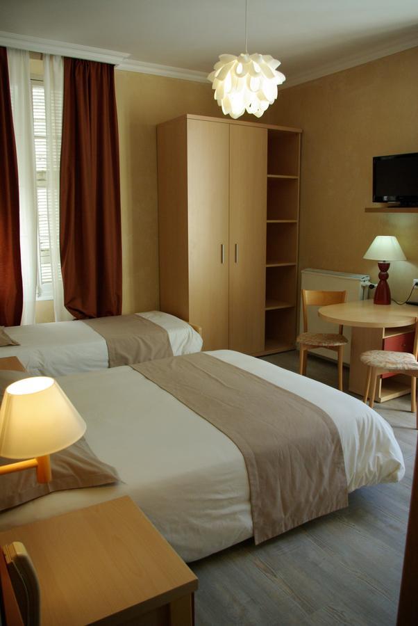 Le Mirval Hotel La Brigue Bagian luar foto