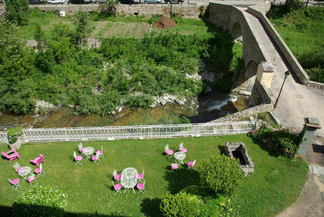Le Mirval Hotel La Brigue Bagian luar foto