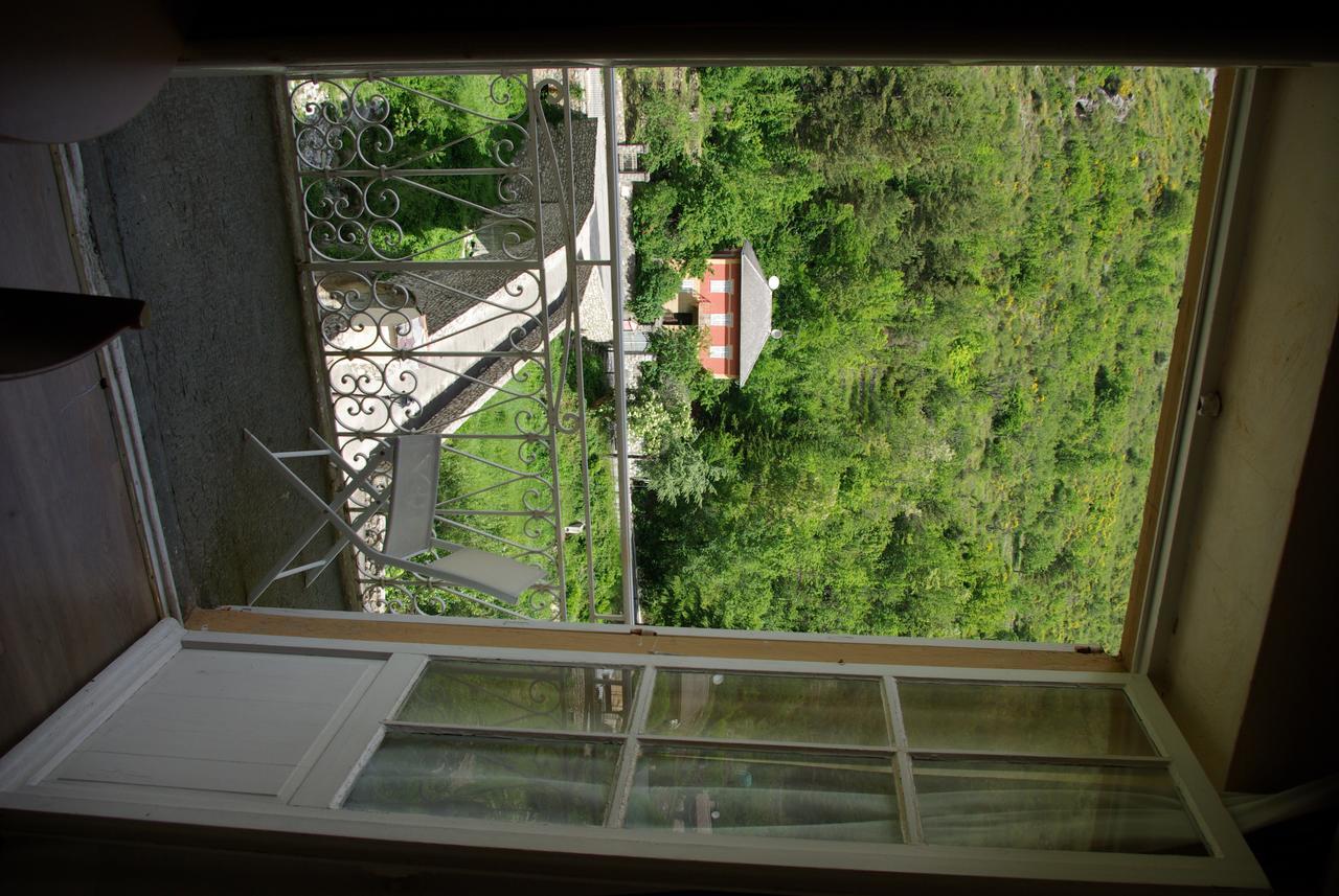 Le Mirval Hotel La Brigue Bagian luar foto